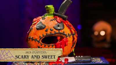 {\an8}[Tinnell] One
side is for my son. - Halloween Cookie Challenge