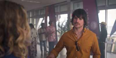 {\an8}[Trav] Yeah, yeah we crossed
paths this morning - Surviving Summer