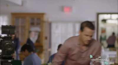 {\an8}Truffle oil, right? - The Last Bridesmaid