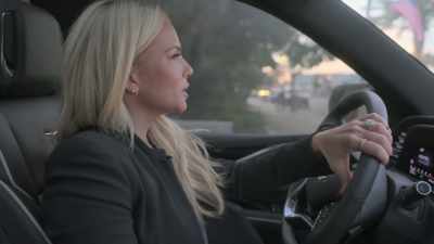 {\an8}-Uh...
-I know. - Buying Beverly Hills