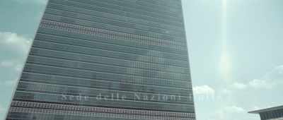{\an8}UNITED NATIONS HEADQUARTERS - Rose Island