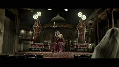 {\an8}VOTE FOR RAZIABAI - Gangubai Kathiawadi