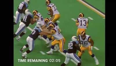 {\an8}Warner to throw. - Untold: The Murder of Air McNair