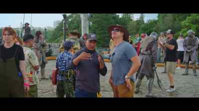 {\an8}We are doing something
called the stunt montage. - Action