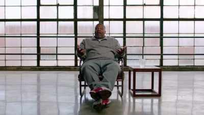 {\an8}We hearing Marcus is on TV
like OJ, - I Was a Teenage Felon
