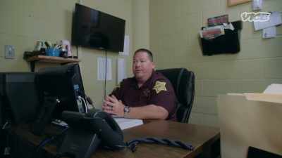 {\an8}We made a trip over to Illinois, - Small Town Secrets