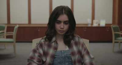 {\an8}We thought it might be good for her
to heal that relationship. - To the Bone