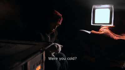 {\An8}Were you cold? - Honeyland