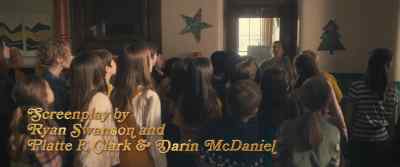 {\an8}What's all the fuss about? - The Best Christmas Pageant Ever