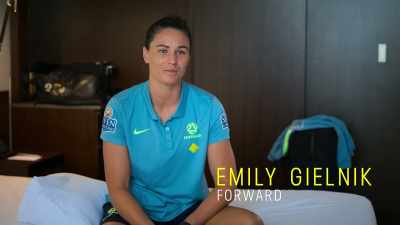 {\an8}When that happened,
I wanted to play for the young Matildas. - Matildas: The World at Our Feet
