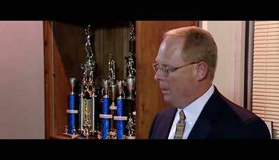 {\an8}While it is clear
that Steve McNair's death is a homicide - Untold: The Murder of Air McNair