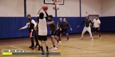 {\an8}-  Yo, let's go! Pick it up!
-  Right there. Right there. - Chang Can Dunk