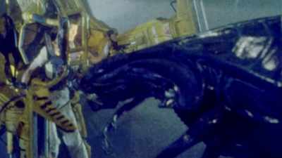 {\an8}You had another puppet on set, - Aliens Expanded