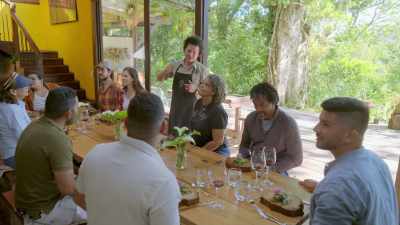 {\an8}You have watercress that - Restaurants at the End of the World