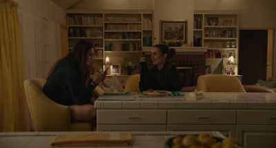 {\an8}-You know what I'm doing. Come on.
- Oh. - To the Bone