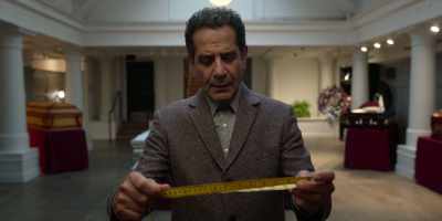 {\an8}Your birth was so easy
because my head paved the way! - Mr. Monk's Last Case: A Monk Movie