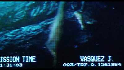 {\an8}You're gonna love this. - Aliens Expanded