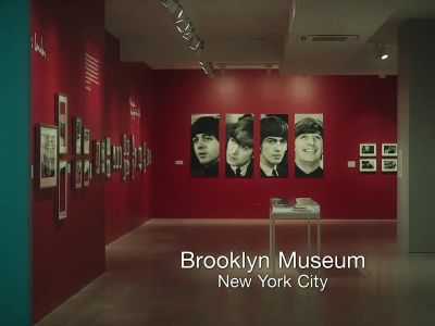 {\an8}You're seeing stuff that you'd forgotten - Beatles '64