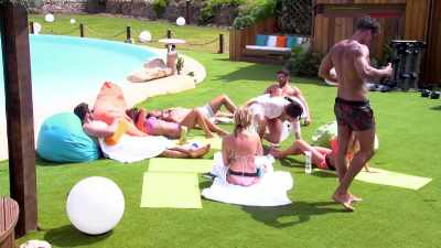 And after a lovely
night with Olivia, - Love Island