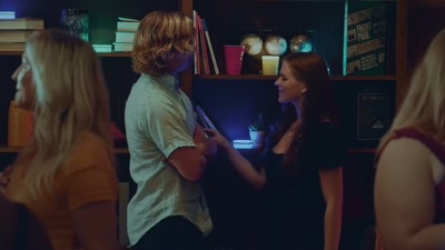 And a much better dresser,
too. Nice shirt. - The Pregnancy Promise