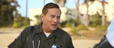 - And a plain-looking man.
- [scoffs] - Palm Royale