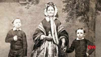 >> AND ACTUALLY, SHE EXPERIENCED
SOME TUMULT IN BALTIMORE BECAUSE - Lincoln: Divided We Stand