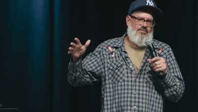 And also, please, don't pipe up
in the middle and go, - David Cross: Oh Come On