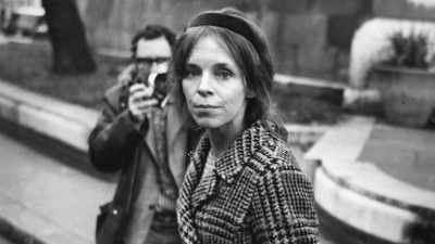 And although he hits
her without enough force - The Murder of Sandra Rivett