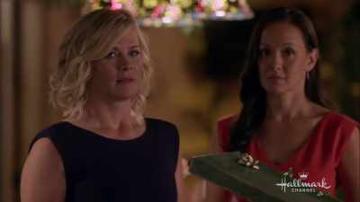And... and, uh, Santa
has one last present. - Christmas at Holly Lodge