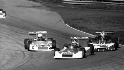 And Andrea de Cesaris put
a wheel into my back wheel, - Williams & Mansell: Red 5