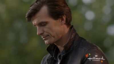 - And so are we.
- [CHUCKLES] - Country at Heart