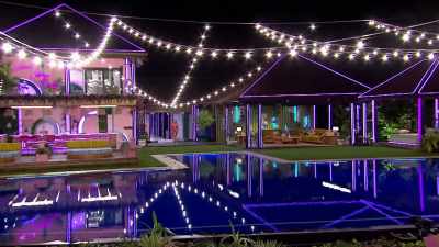 AND ARIELLE'S BACK FOR TONIGHT'S
EPIC RECOUPLING. - Love Island