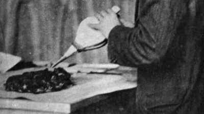 And Arthur Mace had one habit
that might have made his exposure - Tutankhamun: Secrets of the Tomb
