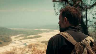 AND AS MUCH AS I THOUGHT
THAT THE UCUMAR WAS A BEAR, - Expedition Mungo