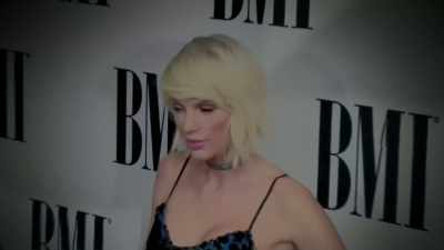 And he attaches the documents
and the evidence to prove it. - Taylor Swift vs Scooter Braun: Bad Blood