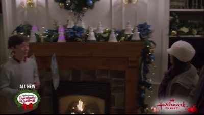 And be sure
to check out the kitchen, - It's Beginning to Look a Lot Like Christmas