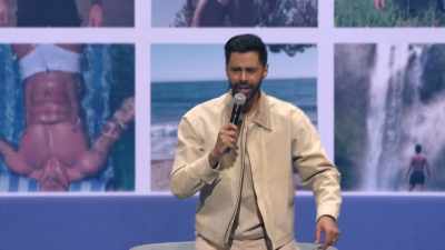 And Beena will wake up, - Hasan Minhaj: The King's Jester