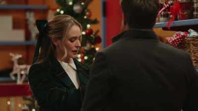 And besides, I'm hoping that
eventually
Cary and I will get back
together- - Engaged by Christmas