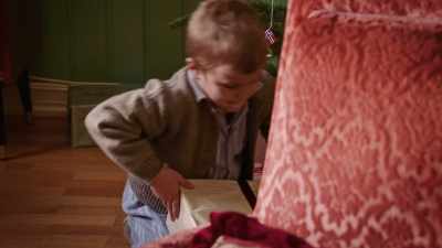 And this big, heavy one here is for you. - Teddy's Christmas
