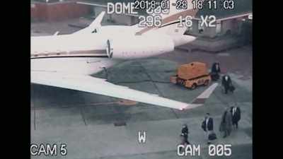 ...and boarded the aircraft. - Drug Lords: The Next Generation