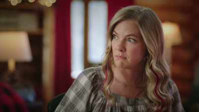 And they bought groceries
before they went skiing? - Unwrapping Christmas: Olivia's Reunion