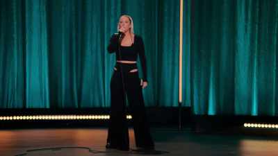 And bra would look back at me
and she'd say, - Iliza Shlesinger: Hot Forever