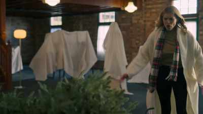 And we broke up last Christmas. - Designing Christmas with You