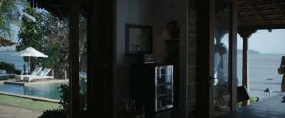 And you can... that's the exit there. - Gehraiyaan