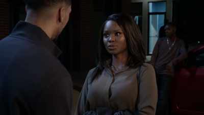 And we can use paper towels
as our pillow - Tyler Perry's The Oval