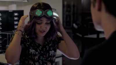 And we can use these goggles - Marvel's Runaways