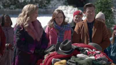 And we cannot wait to see what
awesome snow people you make. - Haul Out the Holly