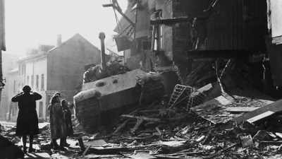 And you can't
keep losing equipment, - World War II: Race to Victory