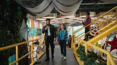 And Christmas and my father
are, like, - Zoey's Extraordinary Christmas