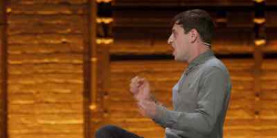 And he comes down
non-Jewish chimneys - Alex Edelman: Just for Us